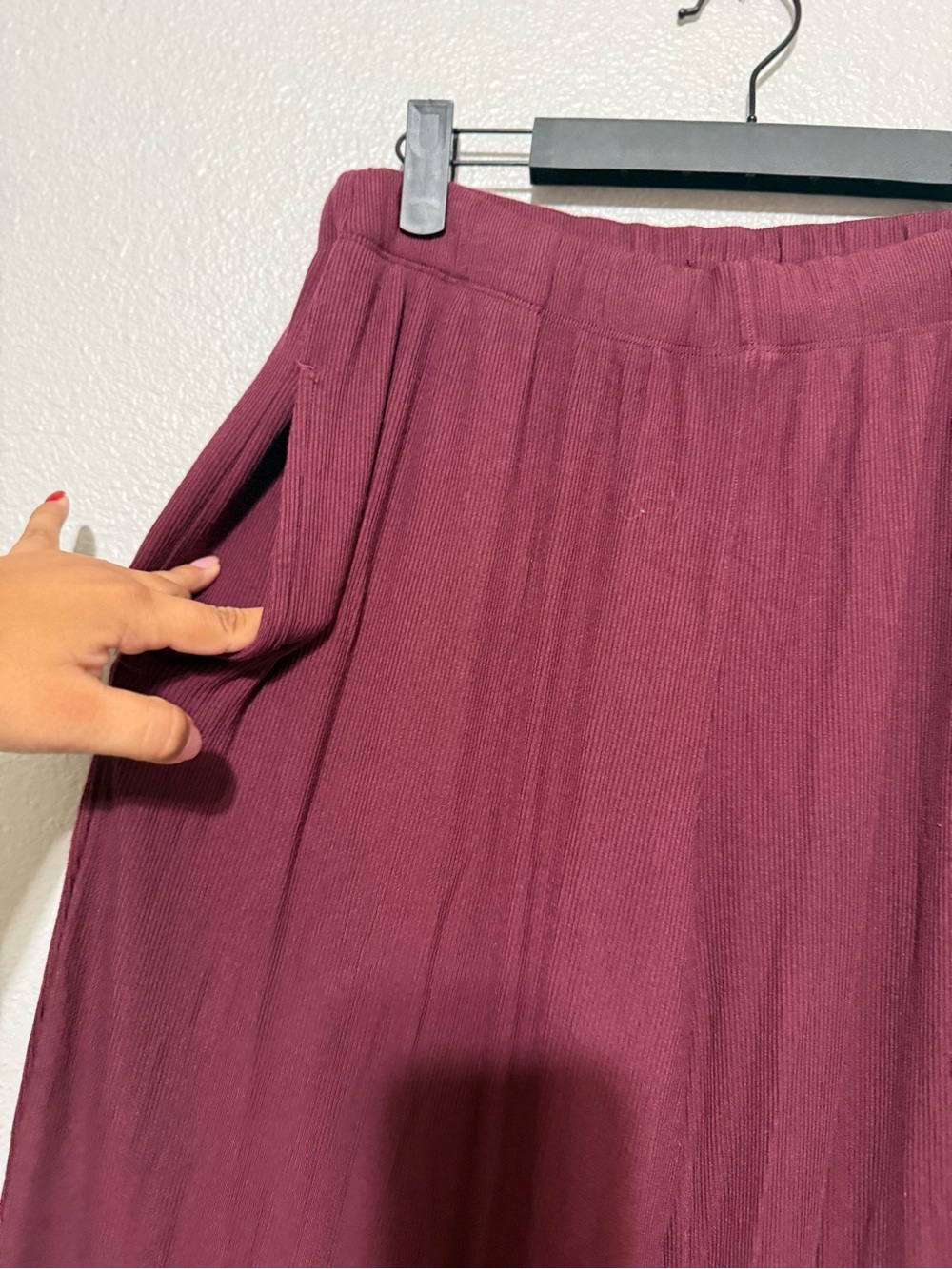 SKIMS Modal Ribbed Wide-Leg Women's Pants in Burgundy - Picture 4 of 7